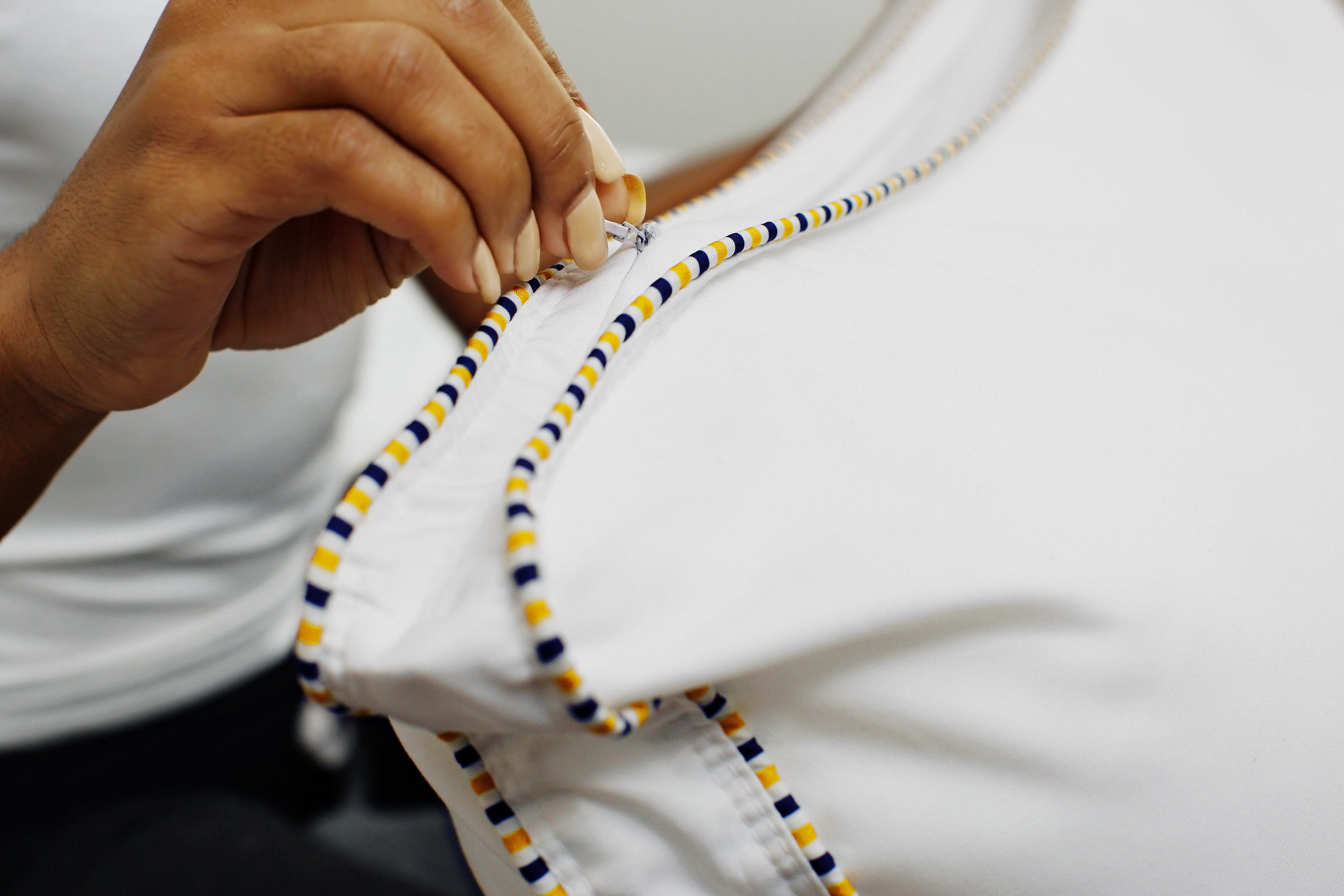 Noggin & Wink Back and Side Sleeper Pillow, Plush Intermeshed Memory Foam Side and Back Pillow - Premium Hypoallergenic Down Alternative Back Pillow and Side Sleeping Pillow with Washable Cover