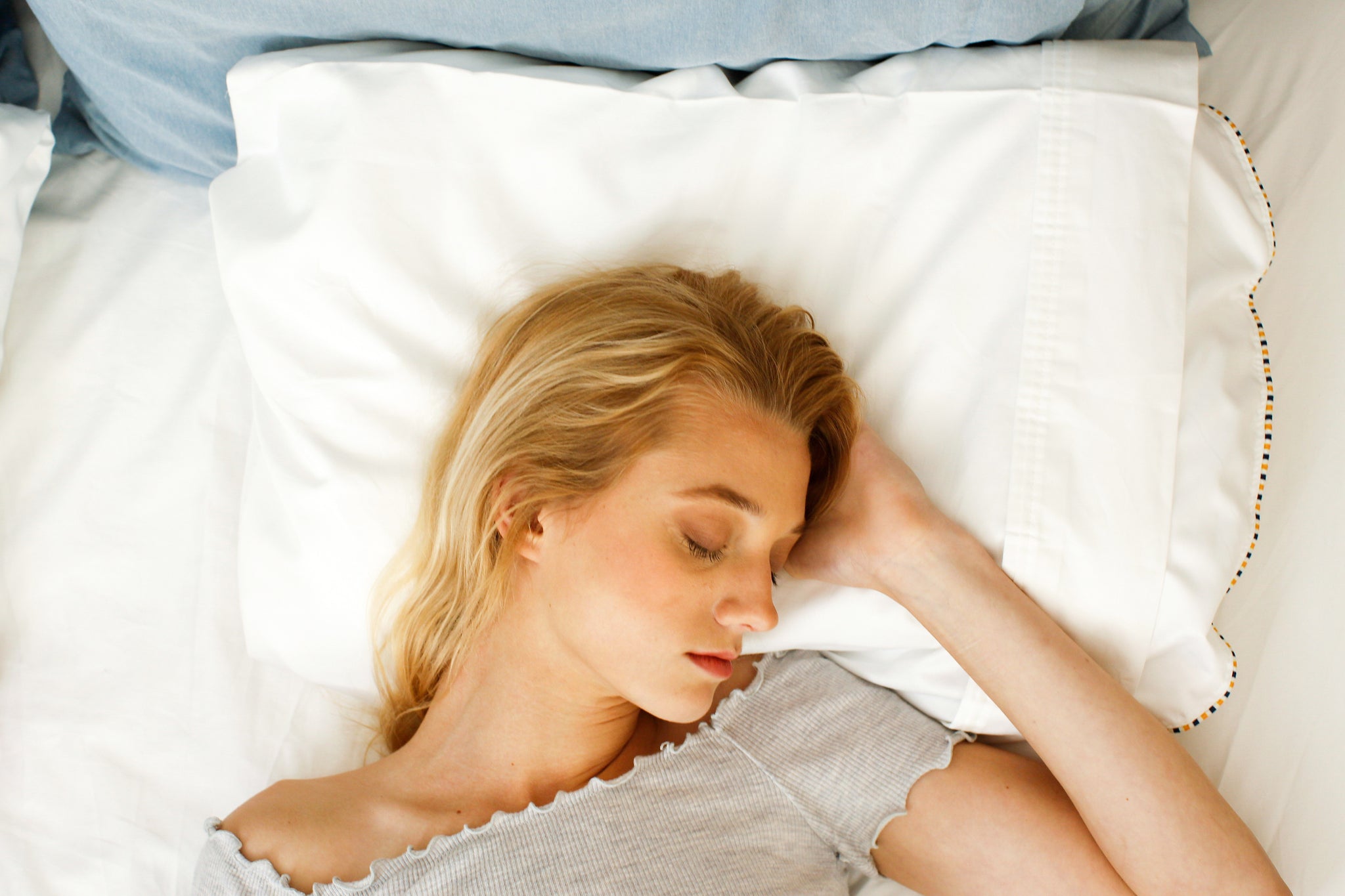 Noggin & Wink Back and Side Sleeper Pillow, Plush Intermeshed Memory Foam Side and Back Pillow - Premium Hypoallergenic Down Alternative Back Pillow and Side Sleeping Pillow with Washable Cover